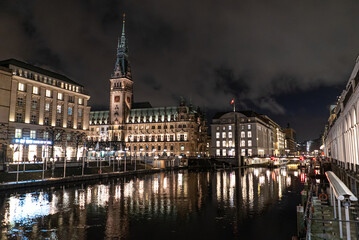 Fototapeta premium Hamburg City Hall at night - travel photography