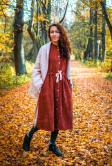 woman in the autumn park