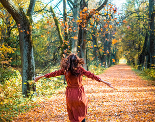 woman in autumn park