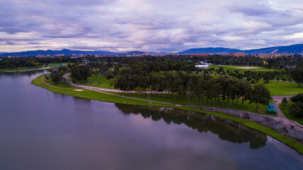 Fototapeta na wymiar Parque Simón Bolivar, Bogotá, Colombia 