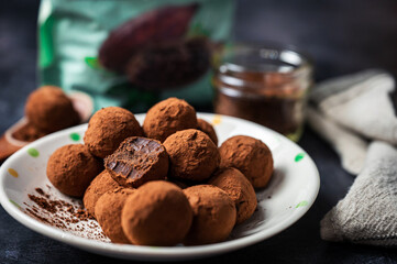 Dark Chocolate Truffle With Cocoa Powder