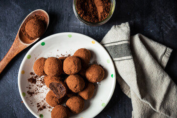 Dark Chocolate Truffle With Cocoa Powder