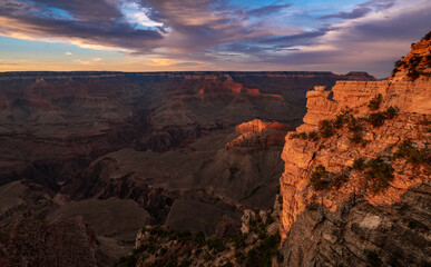 Fototapeta na wymiar Last sun rays at Grand Canyon