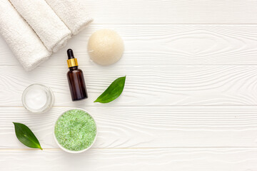 Obraz na płótnie Canvas Herbal organic cosmetic set for homemade spa