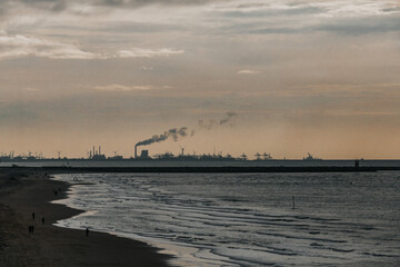 Obraz na płótnie Canvas Hague port district skyline, NL