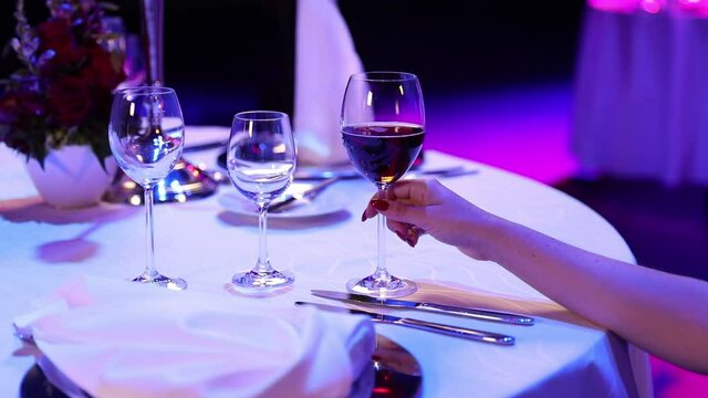 Abendessen_Weinglas