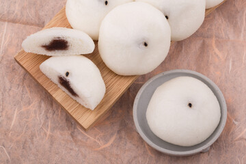 Jeungpyeon called sultteok, a piece of korea rice cake.