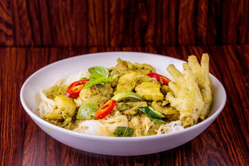 Rice Noodles with Chicken green curry