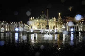 Obraz na płótnie Canvas St. Peter's Square at Christmas, night view.