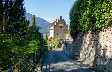 Wanderweg in Tirolo Südtirol 