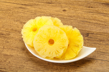 Sweet pineapple rings in the bowl