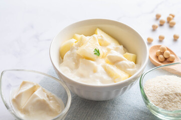 りんごの豆乳ヨーグルト和え
