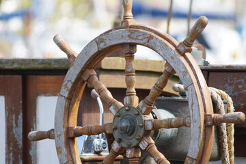 Steering wheel of an old boat