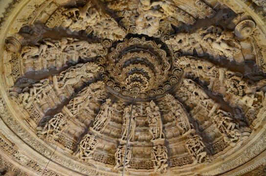 Jain temple in Jaisalmer: overwhelming masonry