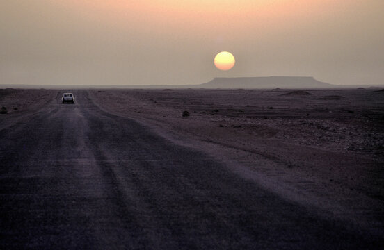 Ruta de Tamanrasset.Desierto del Sahara. Argelia.