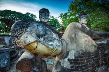 Fototapeta na wymiar Kamphaeng Phet Historical Park,Thailand, Ancient City Old town and Old Temple Old Buddha in Kamphaeng Phet ,Thailand