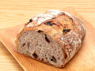 レーズンとクルミのパン