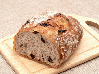 レーズンとクルミのパン