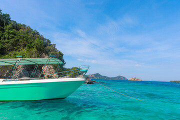 Fototapeta na wymiar Speed boat for tourists to snorkel.