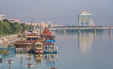 Fototapeta na wymiar Dnipro city embankment in Ukraine