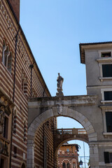 Arcolo della costa, V&eacute;rone