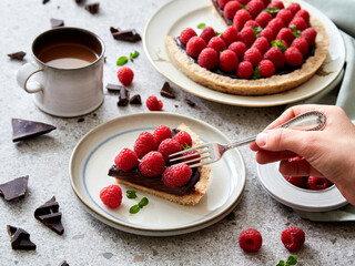 chocolate and raspberry cake tart