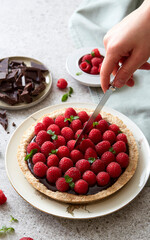 chocolate and raspberry cake tart