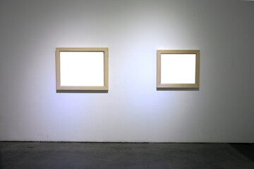 A blank picture frame in the exhibition room 