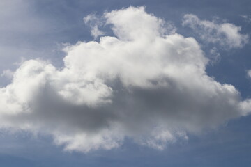 Fototapeta na wymiar Little big cloud
