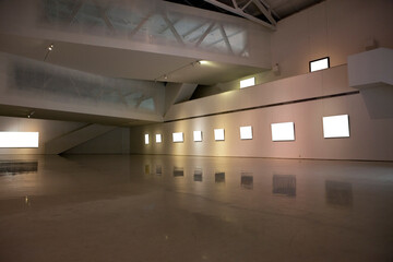 A blank picture frame in the exhibition room 