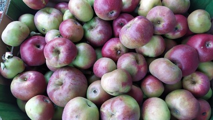Ripe apples.