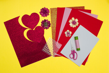 Photo instruction postcards made of colored paper with a heart on Valentine's Day with your own hands, do it yourself with the baby. 