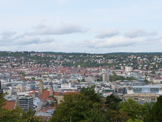 Panoramablick über das Stadtzentrum von Stuttgart, der Landeshauptstadt von Baden-Württemberg