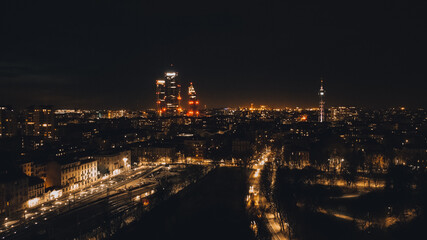 Fototapeta na wymiar Milan by night