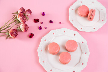 マカロンと薔薇とキラキラした石