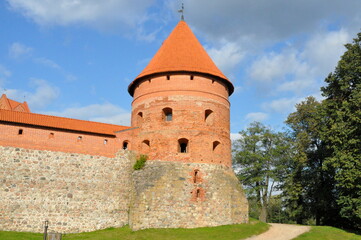 Zamek w Trokach na Litwie, zbudowany na wyspie 