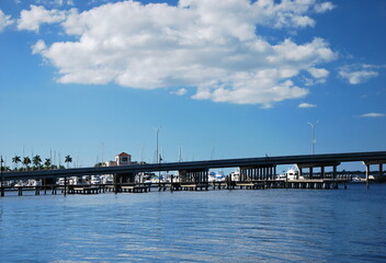 Fototapeta na wymiar Brücke über den Manatee River, Bradenton, Florida