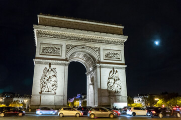 Fototapeta na wymiar The Arch of Triumph illuminated at night