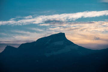 Obraz premium Mont Granier, couché de soleil en Janvier dans les Alpes Françaises