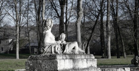 Statue