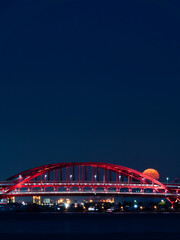 Obraz premium 神戸大橋と中秋の名月