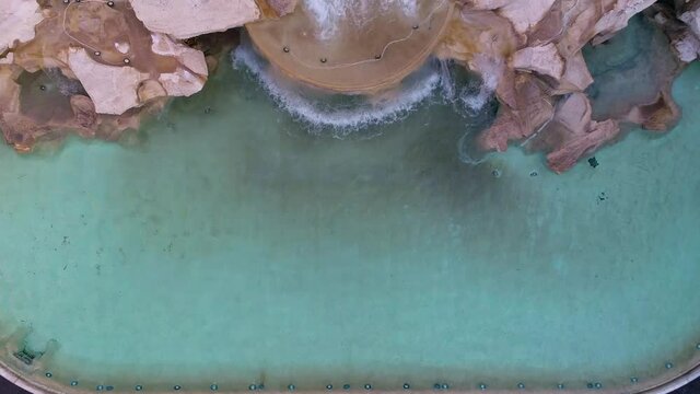 Fontana di Trevi a Roma, Italia
Vista aerea della Fontana di Trevi. Ripresa con drone verticale, laterale e frontale