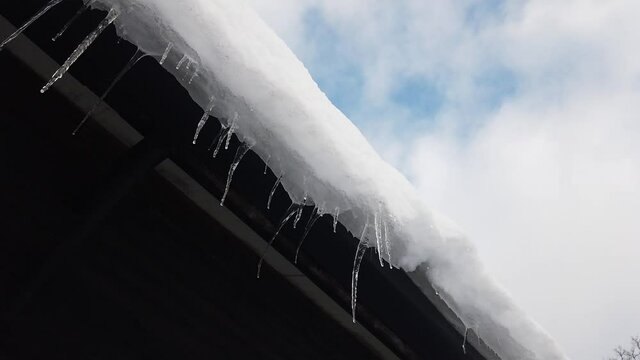 Belgique Wallonie Ardenne paysage hiver neige toit stalactite