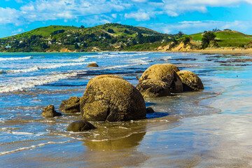 The Pacific ocean tide begins