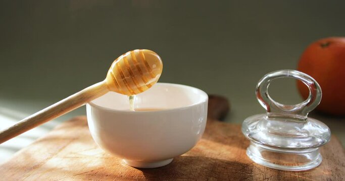 honet pouring at bowl