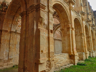 Fototapeta na wymiar Monasterio Santa María de Rioseco - ruinas - Rioseco Abbey