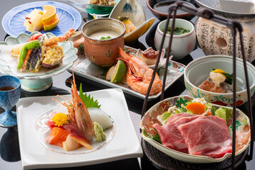 会席　料理 　刺身　鮪　調理　懐石　盛り付け　和食　日本　和紙　新鮮　鮮魚　お刺身　煮付