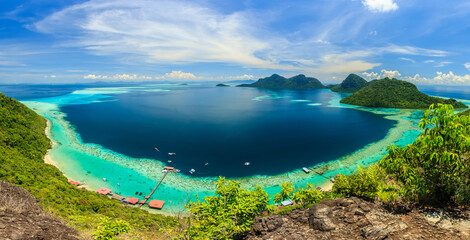 scenic panoramic top view of Bohey Dulang Island Semporna, Sabah. - obrazy, fototapety, plakaty