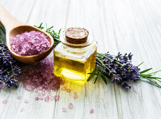 Obraz na płótnie Canvas Set of natural organic SPA cosmetic with lavender.
