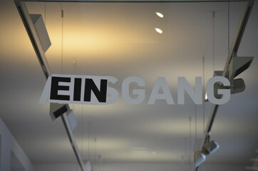 Eingang, Ausgang